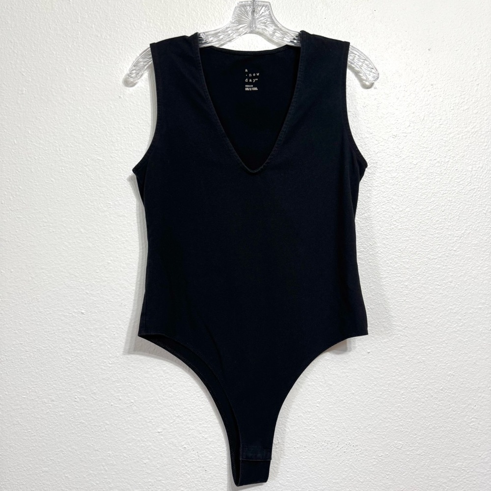 A New Day Black V Neck Sleeveless Tank Bodysuit Cotton Blend Womens Size M